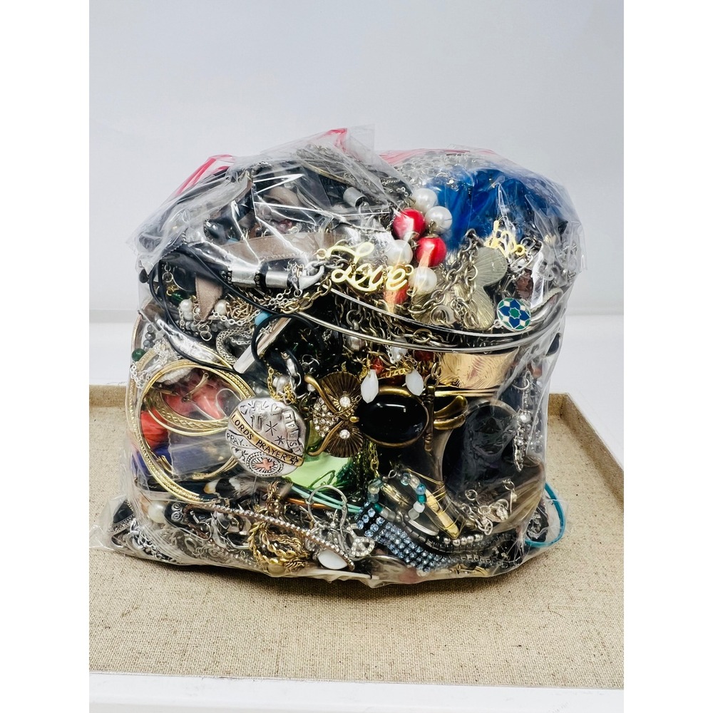 Vintage & Modern Gold & Silver Tone Mixed Metal Scrap/Wearable Jewelry Lot 8lbs